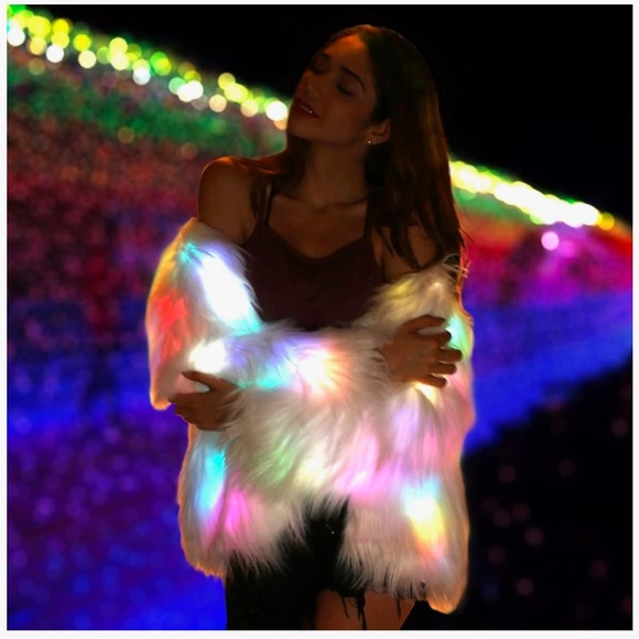 Light up white faux fur coat - Picture 2 of 7
